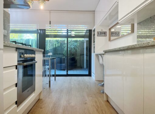 Impecable planta baixa amb 80m2 de jardí privat - Imatge 3