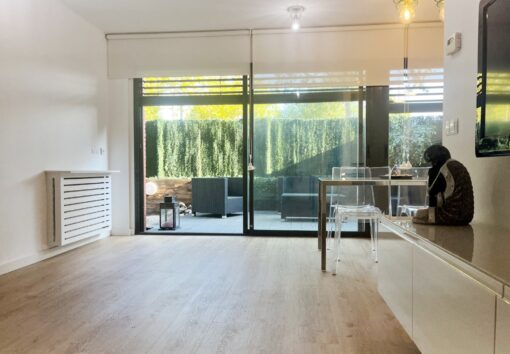Impecable planta baixa amb 80m2 de jardí privat - Imatge 2