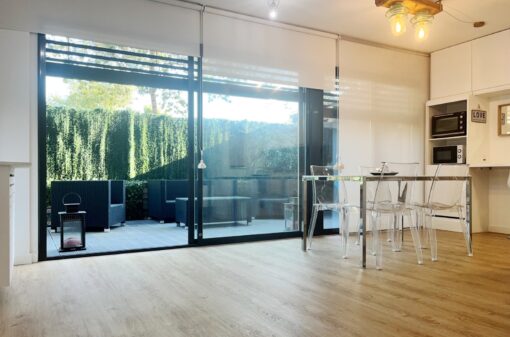 Impecable planta baixa amb 80m2 de jardí privat - Imatge 4